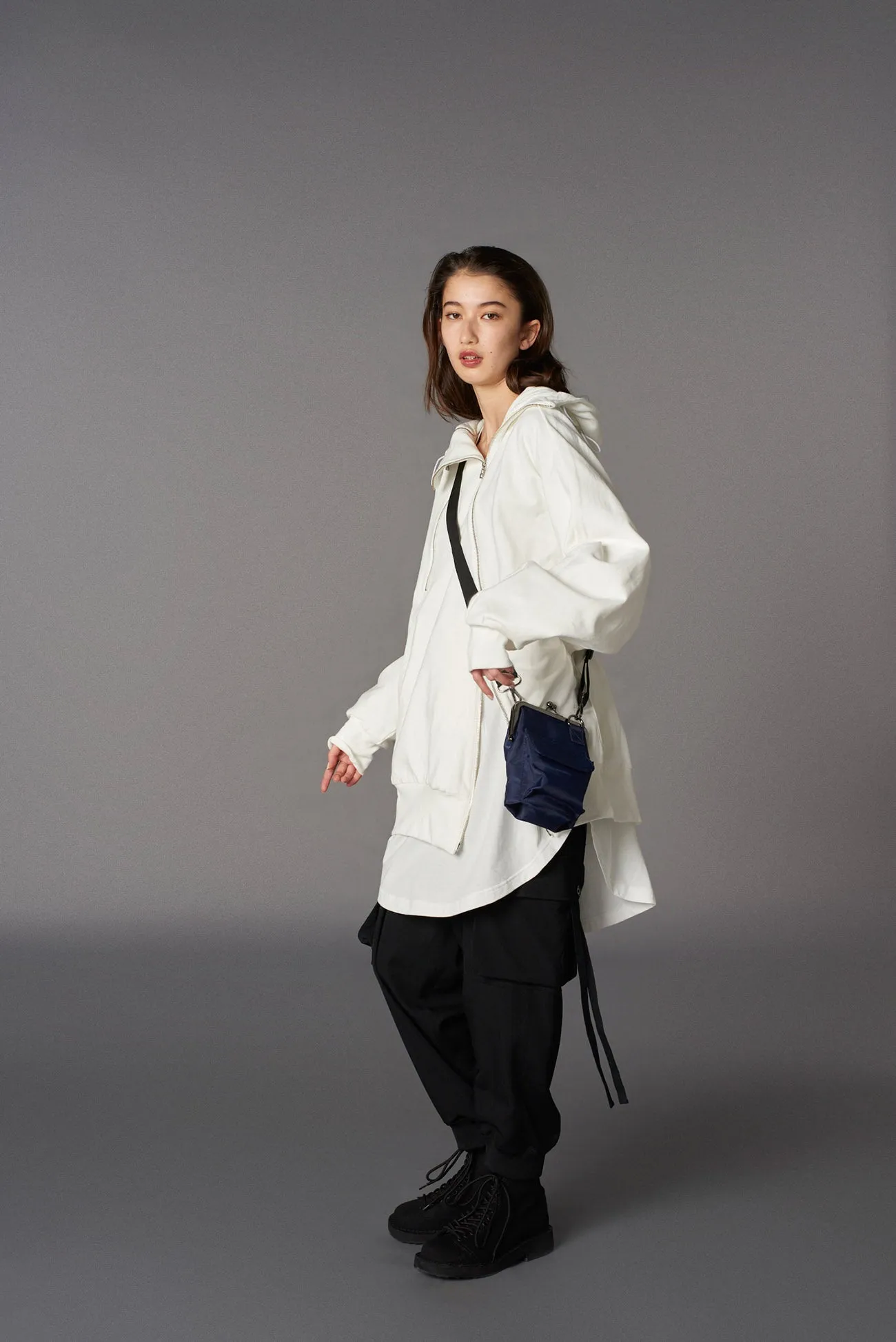 SHOULDER BAG WITH CLASP CLOSURE sold by Yohji Yamamoto product image thumbnail 3