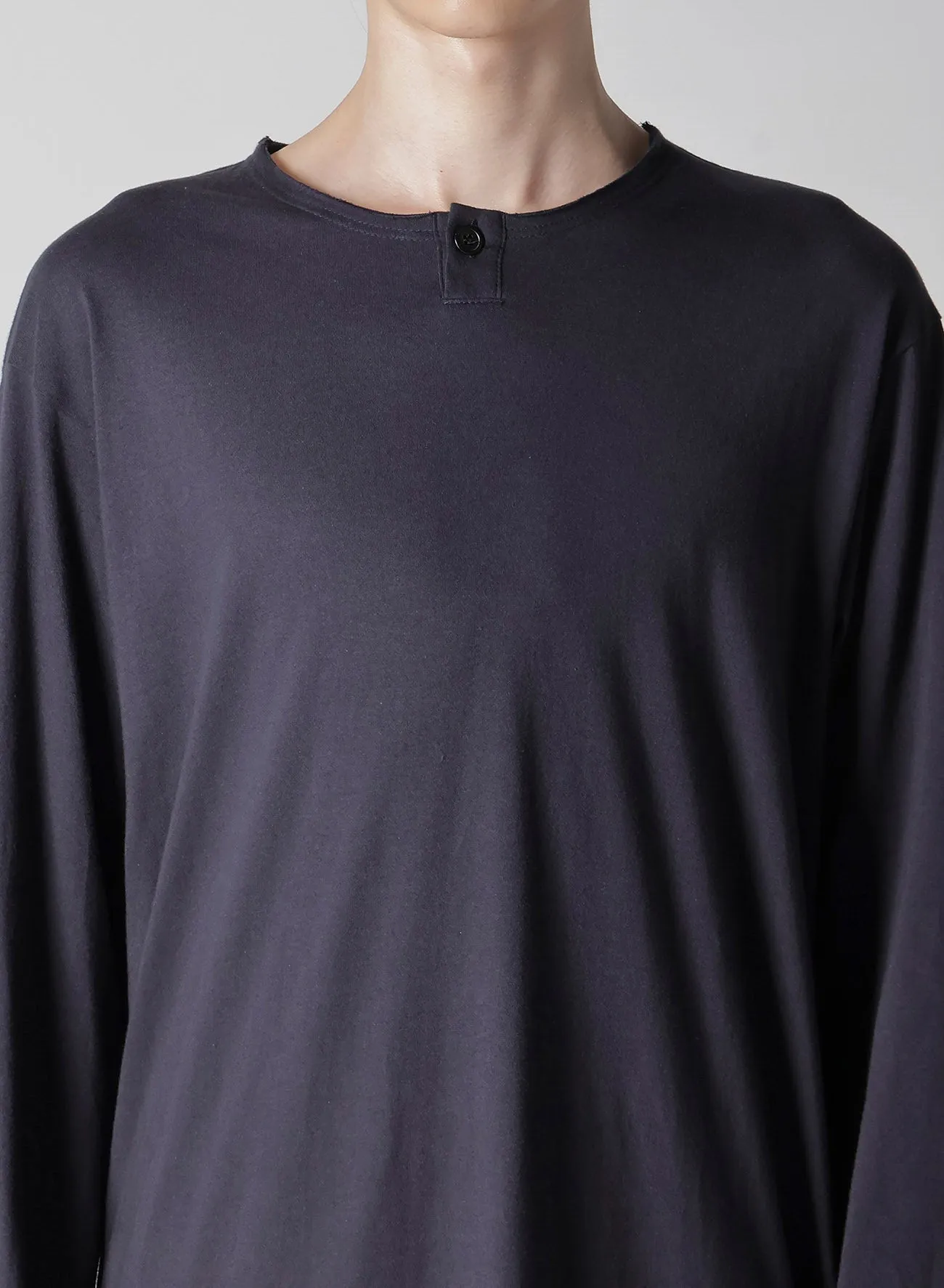 COMBED SINGLE JERSEY SINGLE BUTTON HENRY NECK LS T sold by Yohji Yamamoto product image thumbnail 3