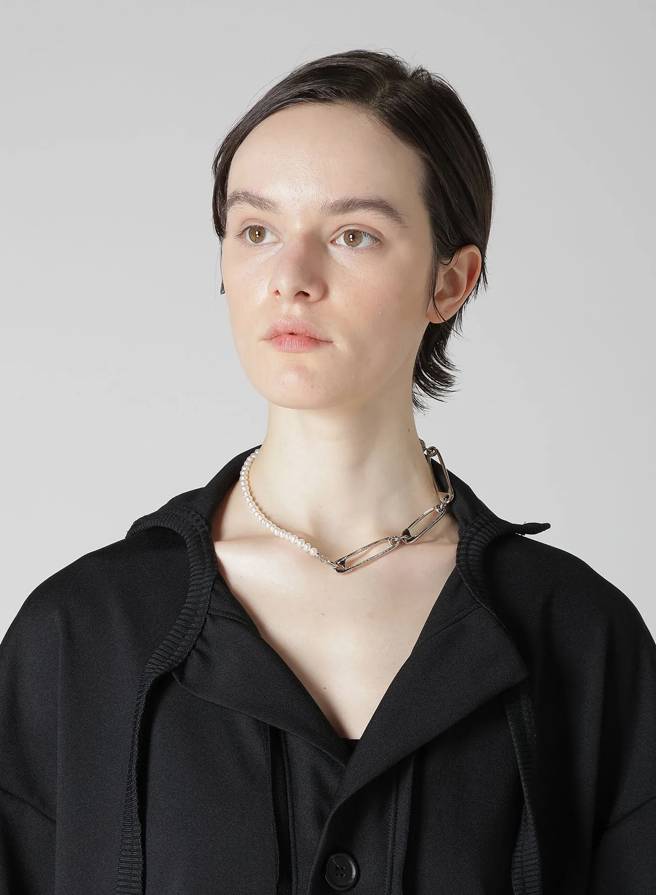PEARL/BRASS B PEARL PIN CHOKER sold by Yohji Yamamoto product image thumbnail 2
