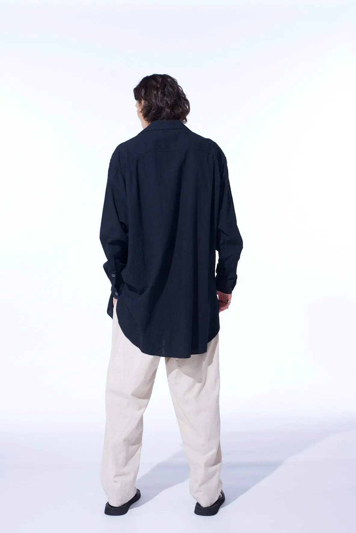 COTTON/LINEN POPLIN PLEATED OVERSIZE SHIRT sold by Yohji Yamamoto product image thumbnail 4