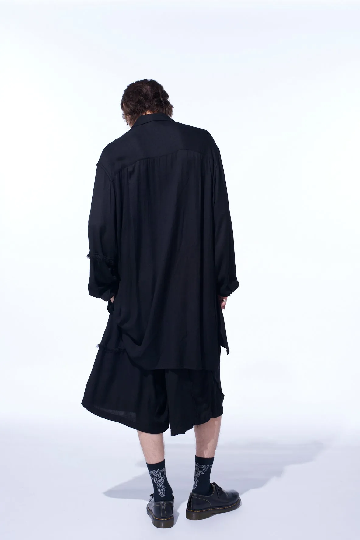 VISCOSE TWILL CUT-OFF WIDE SHORTS sold by Yohji Yamamoto product image thumbnail 4