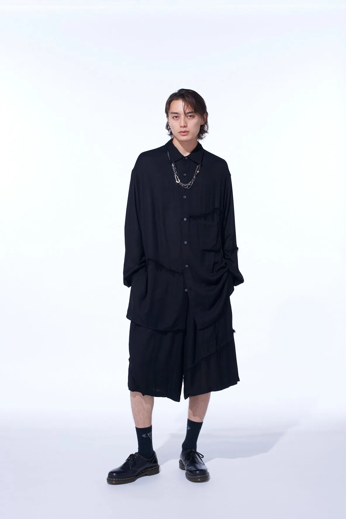 VISCOSE TWILL CUT-OFF WIDE SHORTS sold by Yohji Yamamoto product image thumbnail 2