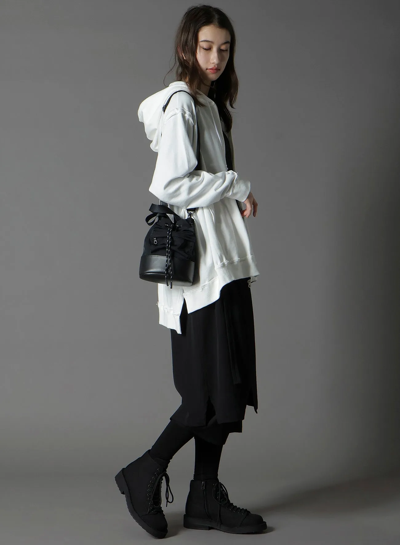 WRINKLED NYLON 2 WAY POUCH sold by Yohji Yamamoto product image thumbnail 2