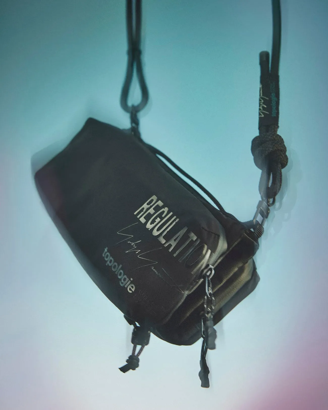 TECH SATEEN BOTTLE SACOCHE sold by Yohji Yamamoto product image thumbnail 3