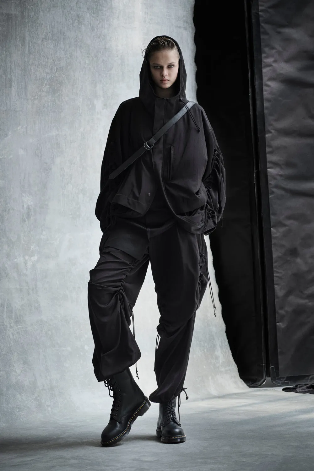 CREPE de CHINE SHIRRING WIDE PANTS sold by Yohji Yamamoto product image thumbnail 2