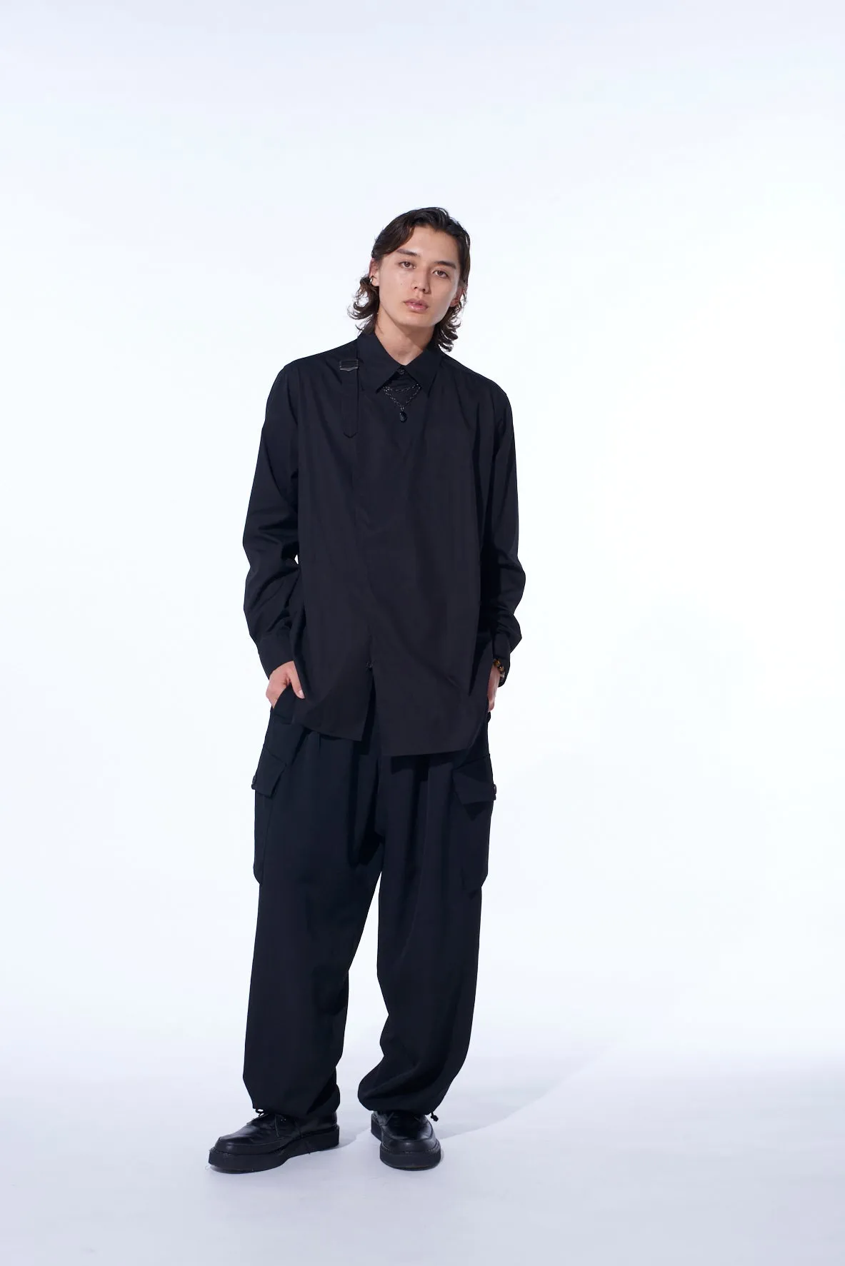 WASHER WOOL GABARDINE 2 TUCK CARGO PANTS sold by Yohji Yamamoto product image thumbnail 2