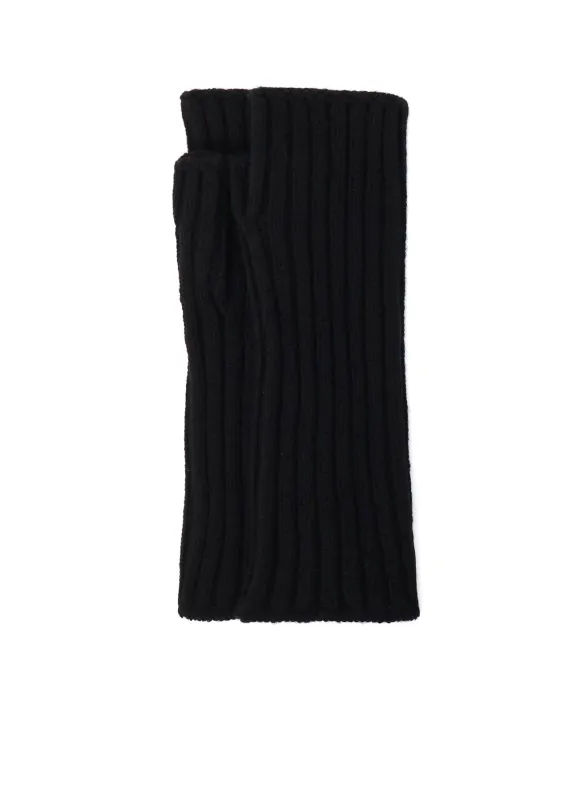 WASHABLE WOOL FINGERED ARM WARMER sold by Yohji Yamamoto
