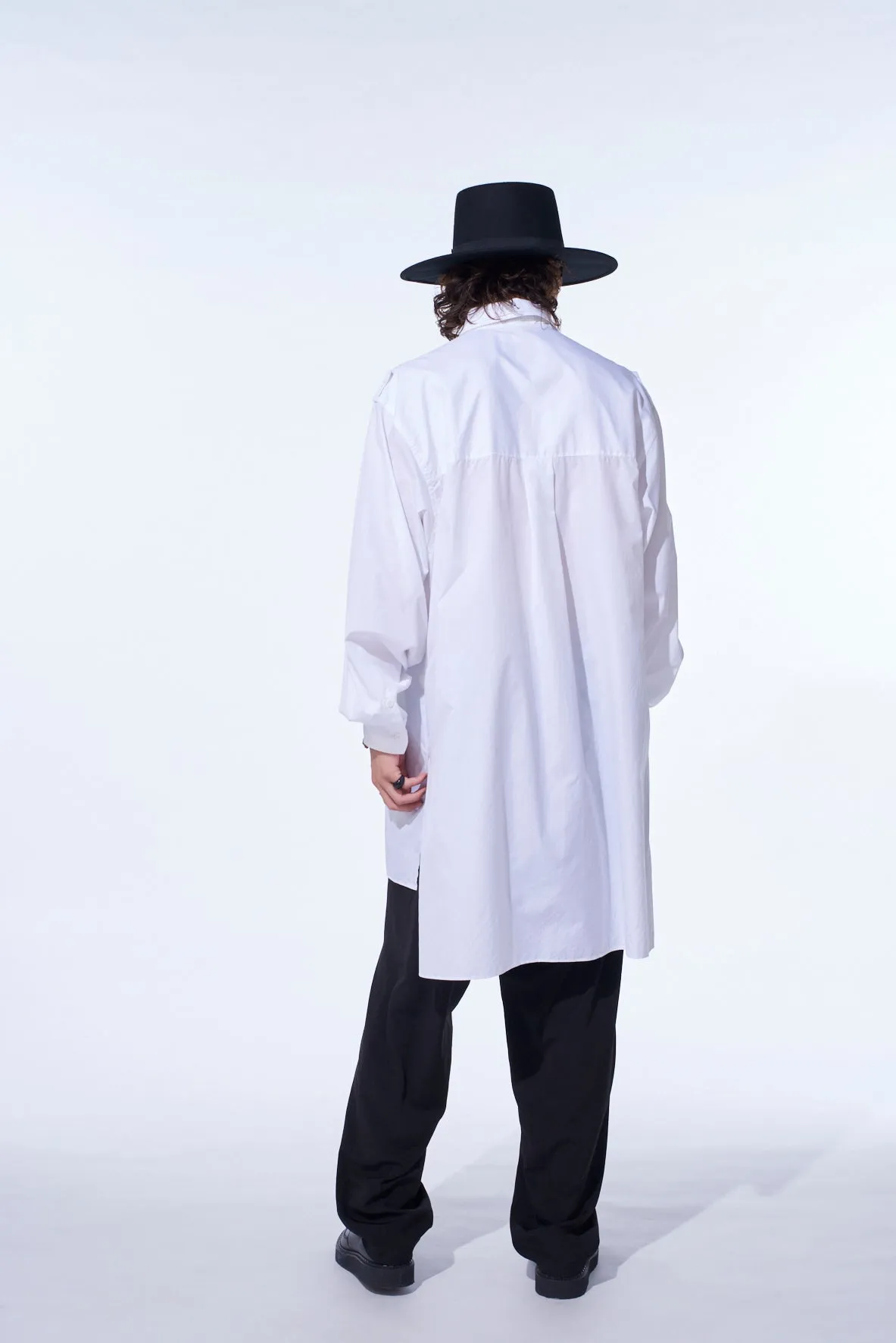 CREPE de CHINE SHIRRING POCKETS TAPERED PANTS sold by Yohji Yamamoto product image thumbnail 4