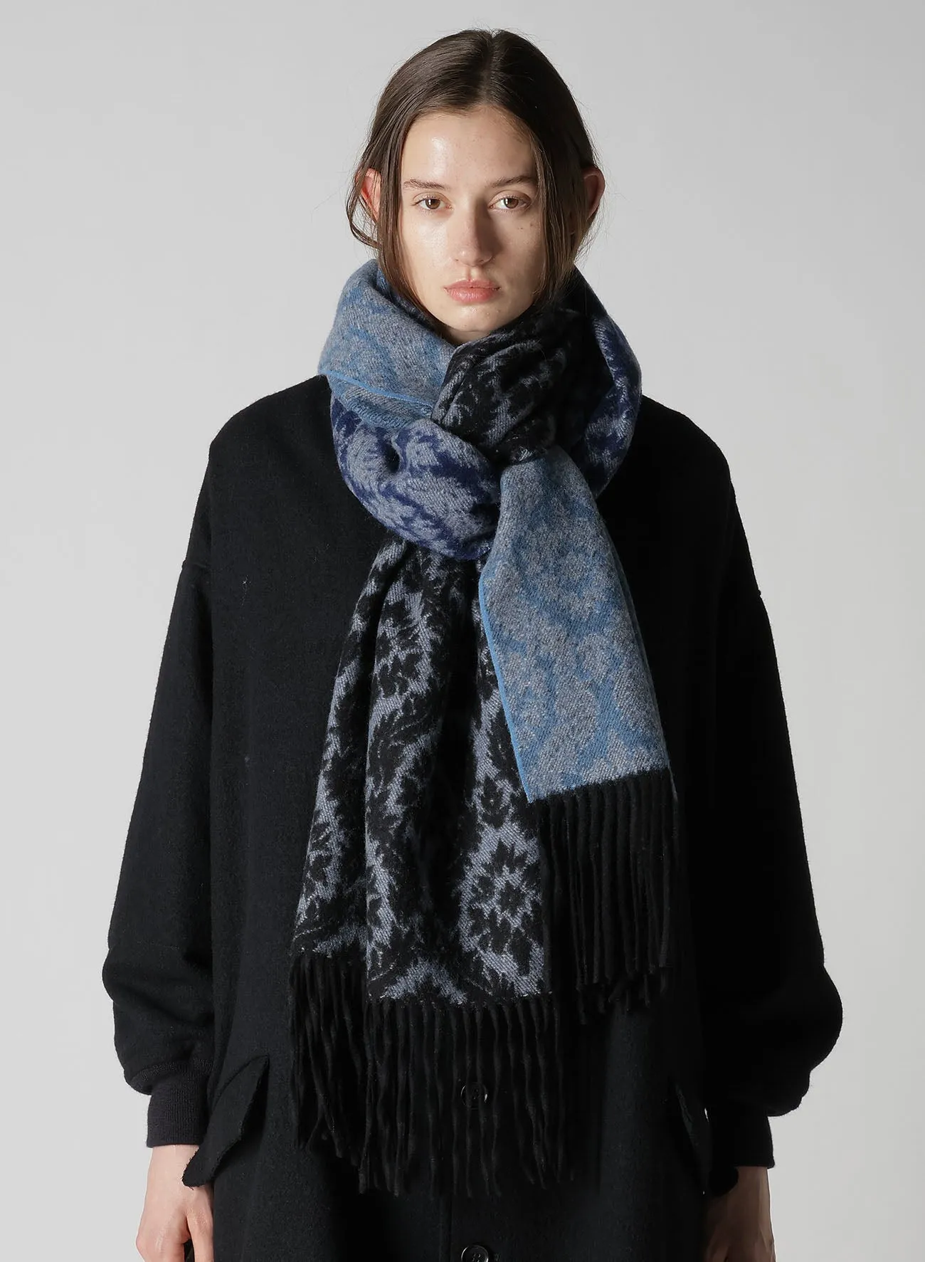 WS GRADATION LEAF LEAF JQ STOLE sold by Yohji Yamamoto product image thumbnail 3