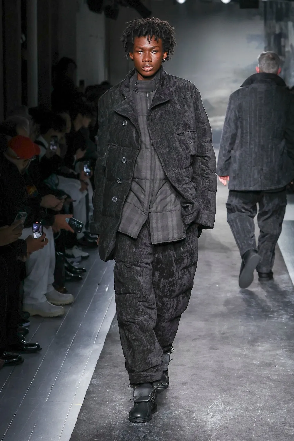 LINEN VELVET HORIZONTAL PADDED PANTS sold by Yohji Yamamoto product image thumbnail 2