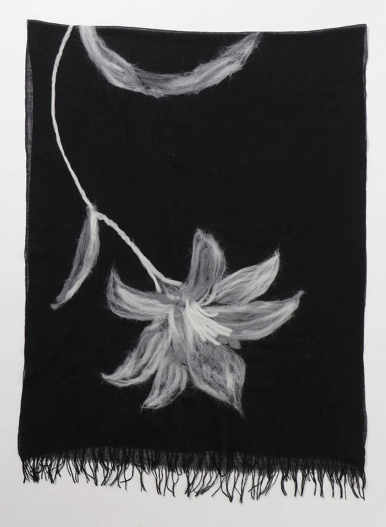 LILY SCARF(11/1 12:00 Release) sold by Yohji Yamamoto product image thumbnail 4