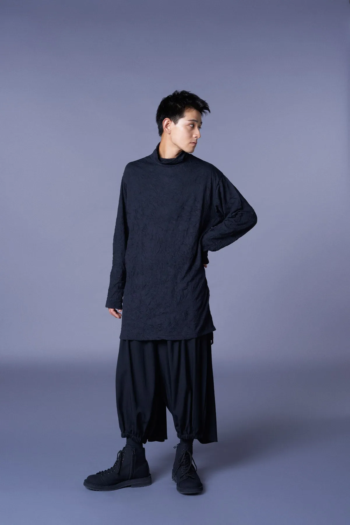 CATCH WASHER RIGHT BUTTON-OPENING BIG TURTLENECK sold by Yohji Yamamoto product image thumbnail 2
