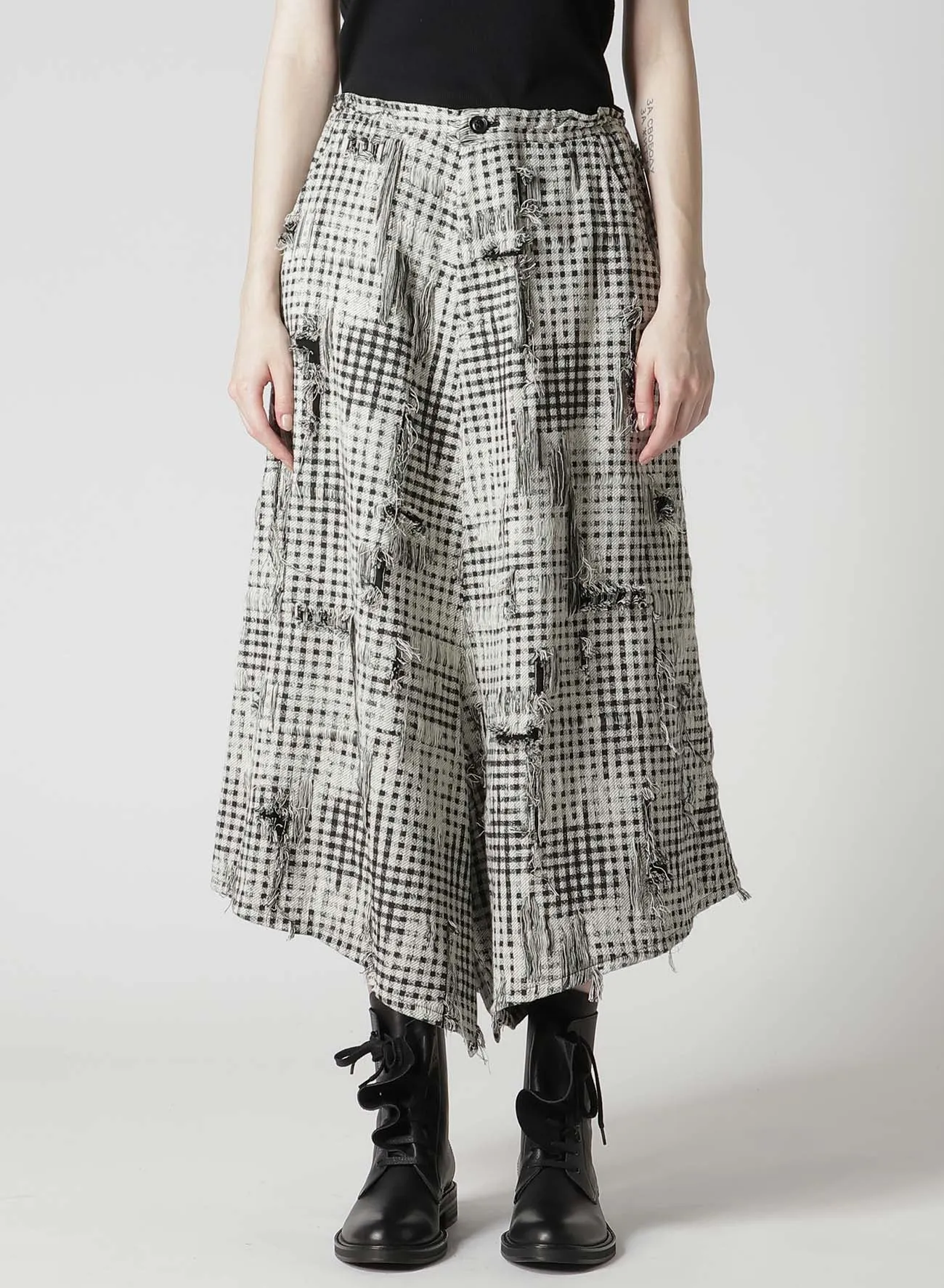 DAMAGED GINGHAM JACQUARD SKIRT-LIKE PANTS sold by Yohji Yamamoto product image thumbnail 4
