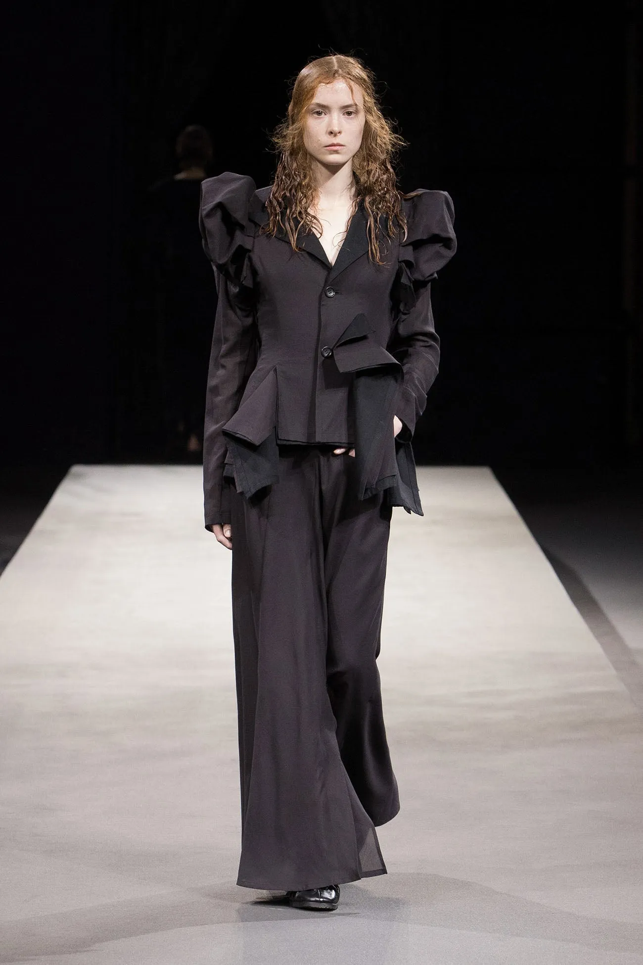 100/2 GEORGETTE L ROUNDED DOUBLE LAYERED S sold by Yohji Yamamoto product image thumbnail 2
