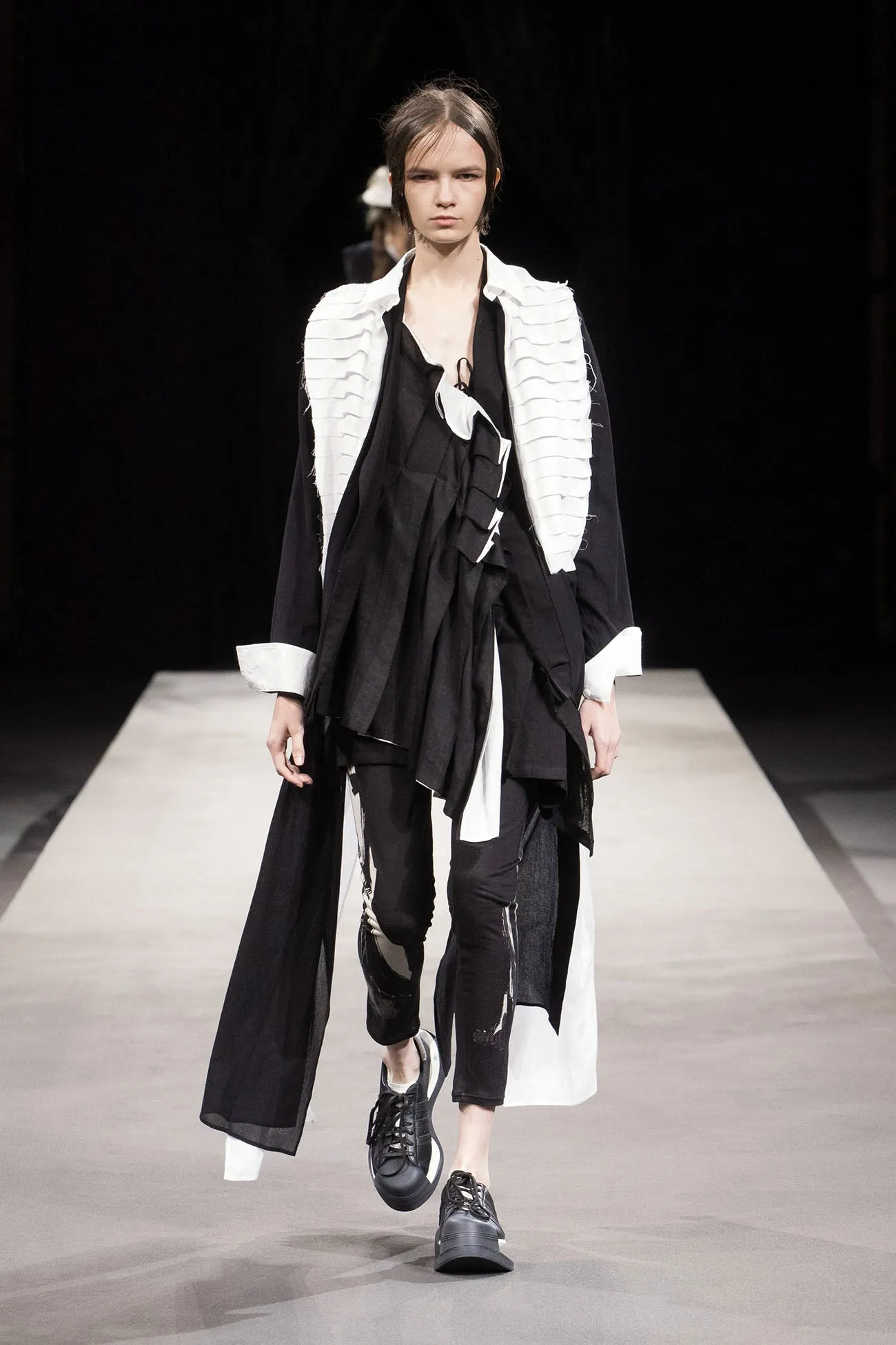 SHORT FRONT PLEATED JACKET sold by Yohji Yamamoto product image thumbnail 3