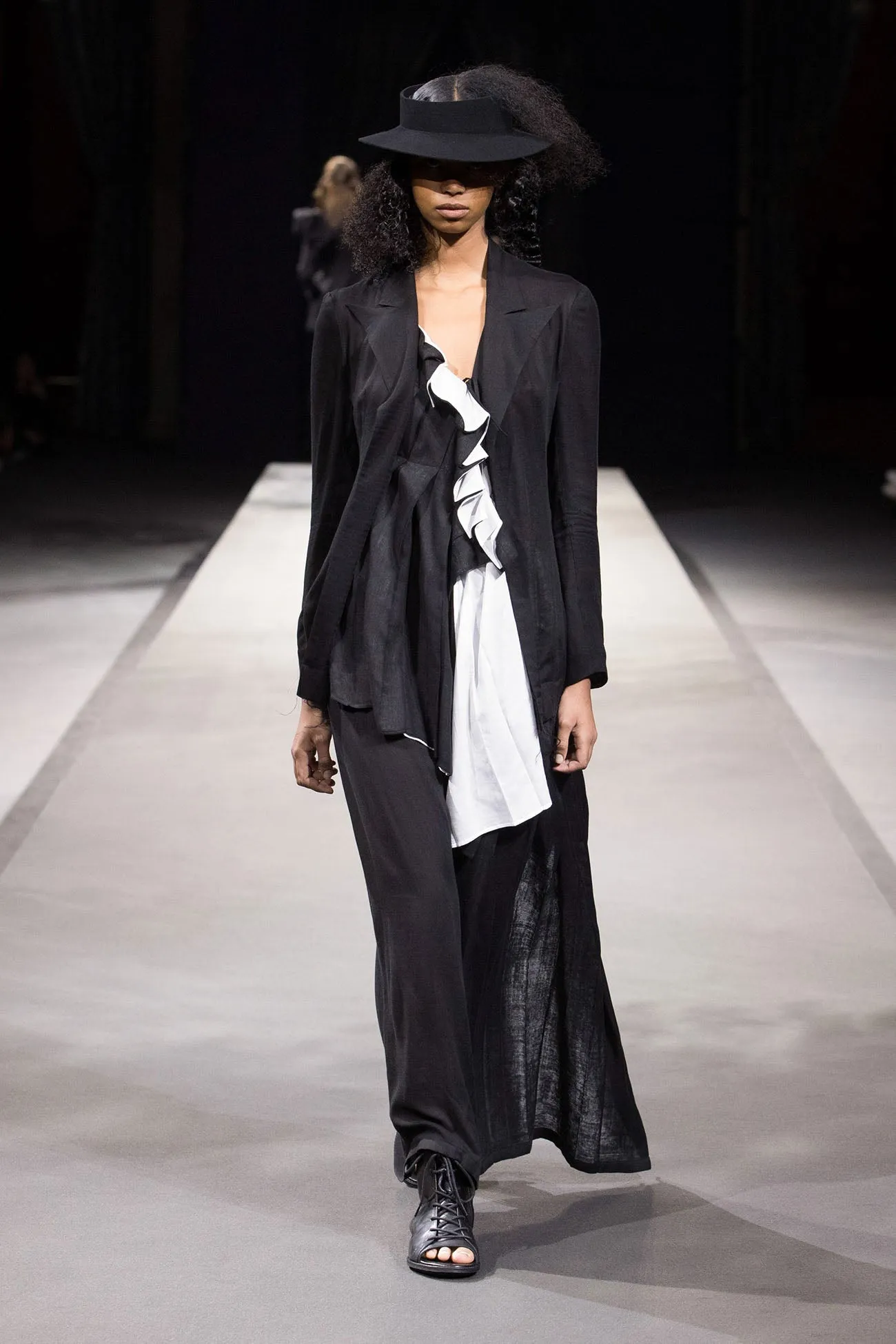SHORT FRONT PLEATED JACKET sold by Yohji Yamamoto product image thumbnail 2