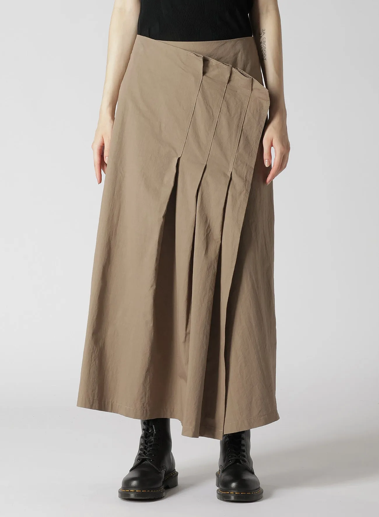 LIGHT TWILL COTTON PLEATED WRAP SKIRT sold by Yohji Yamamoto product image thumbnail 4