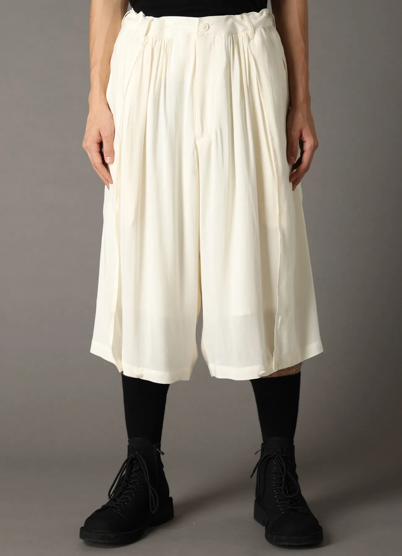SPUNLAWN HALF PANTS sold by Yohji Yamamoto product image thumbnail 4
