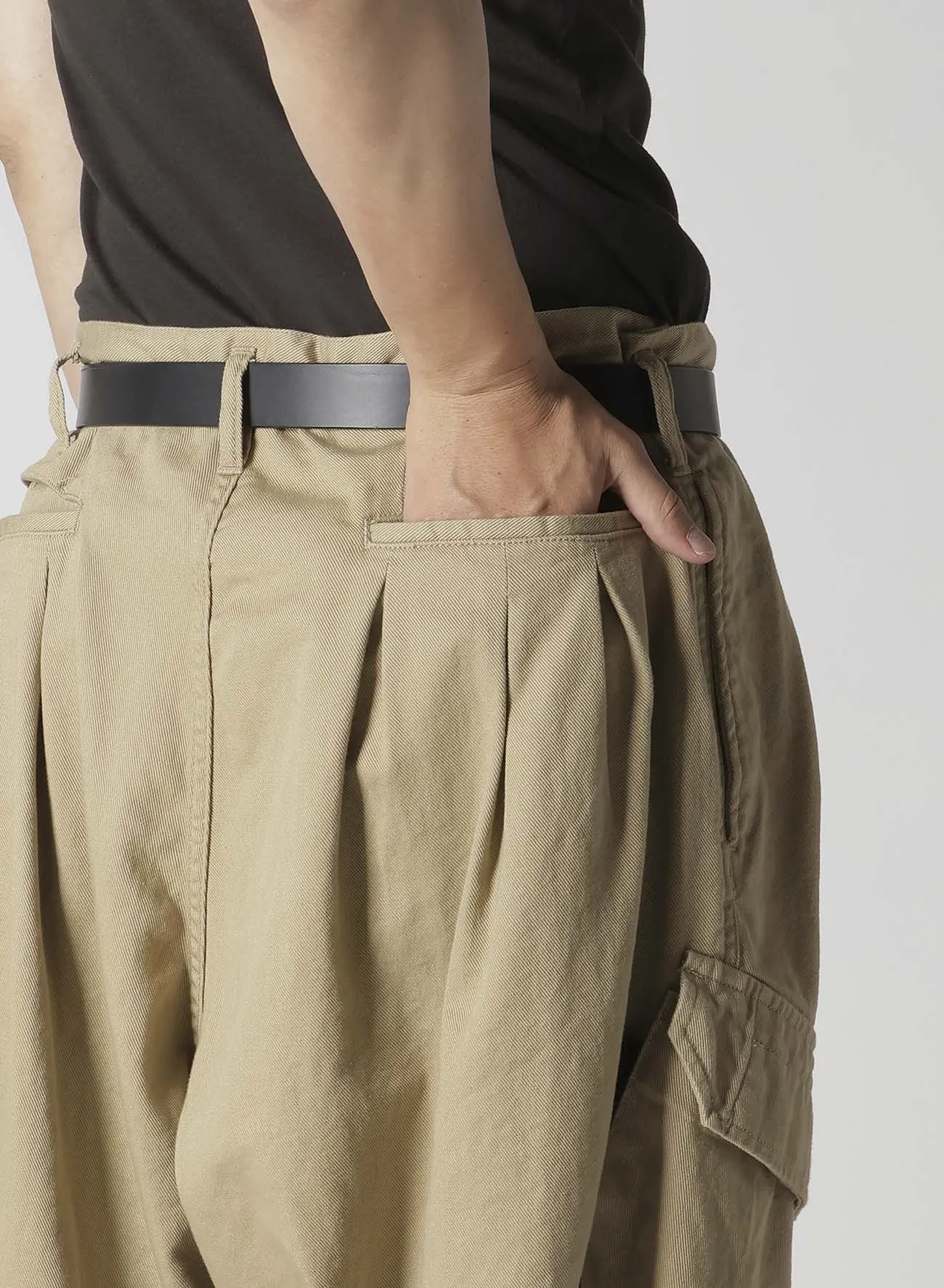 BS/ KATSURAGI 12 TUCKS WORK PANTS sold by Yohji Yamamoto product image thumbnail 5