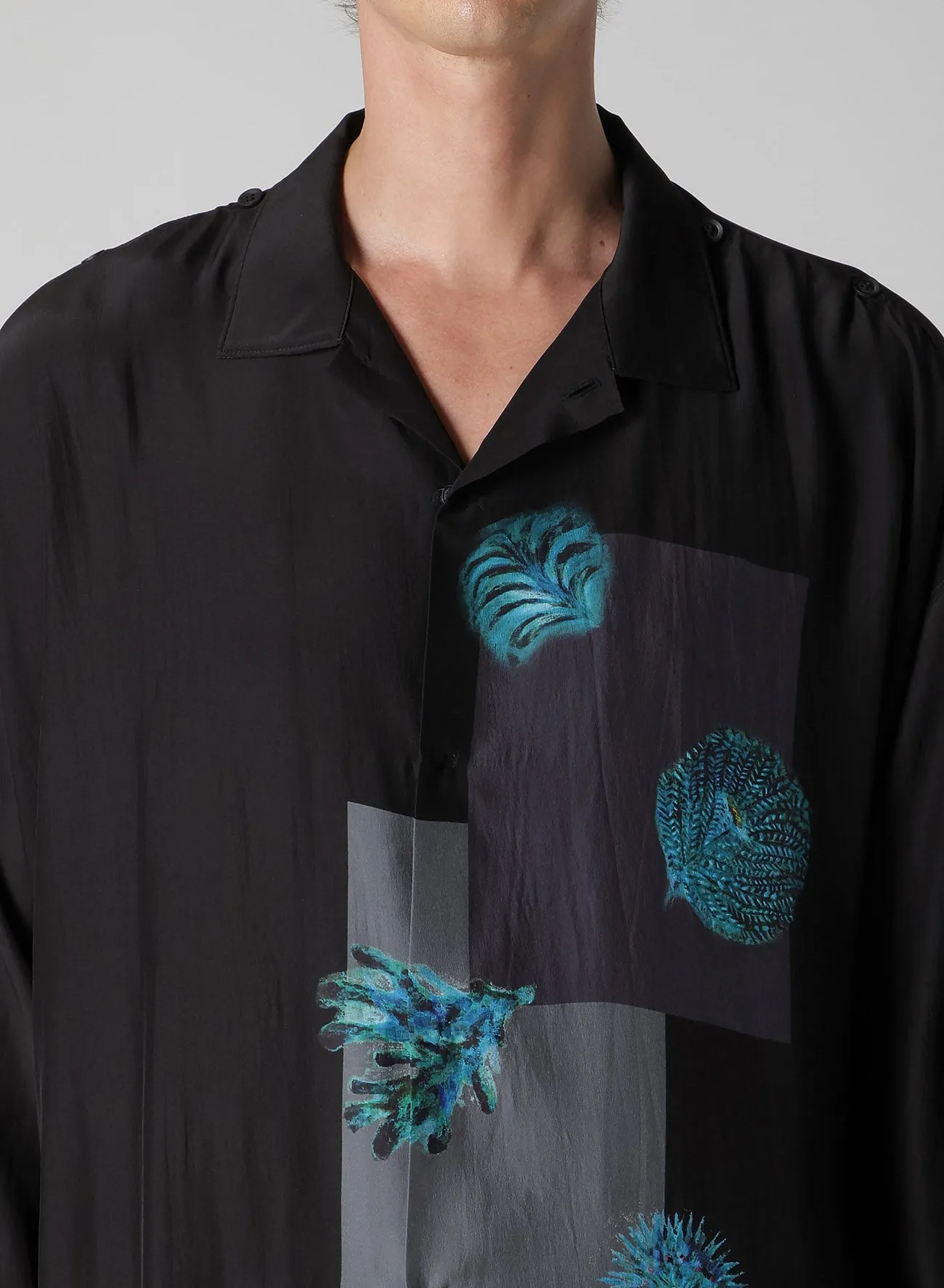 SEA CREATURE PRINTED SHOULDER OPNED BLOUSE sold by Yohji Yamamoto product image thumbnail 4