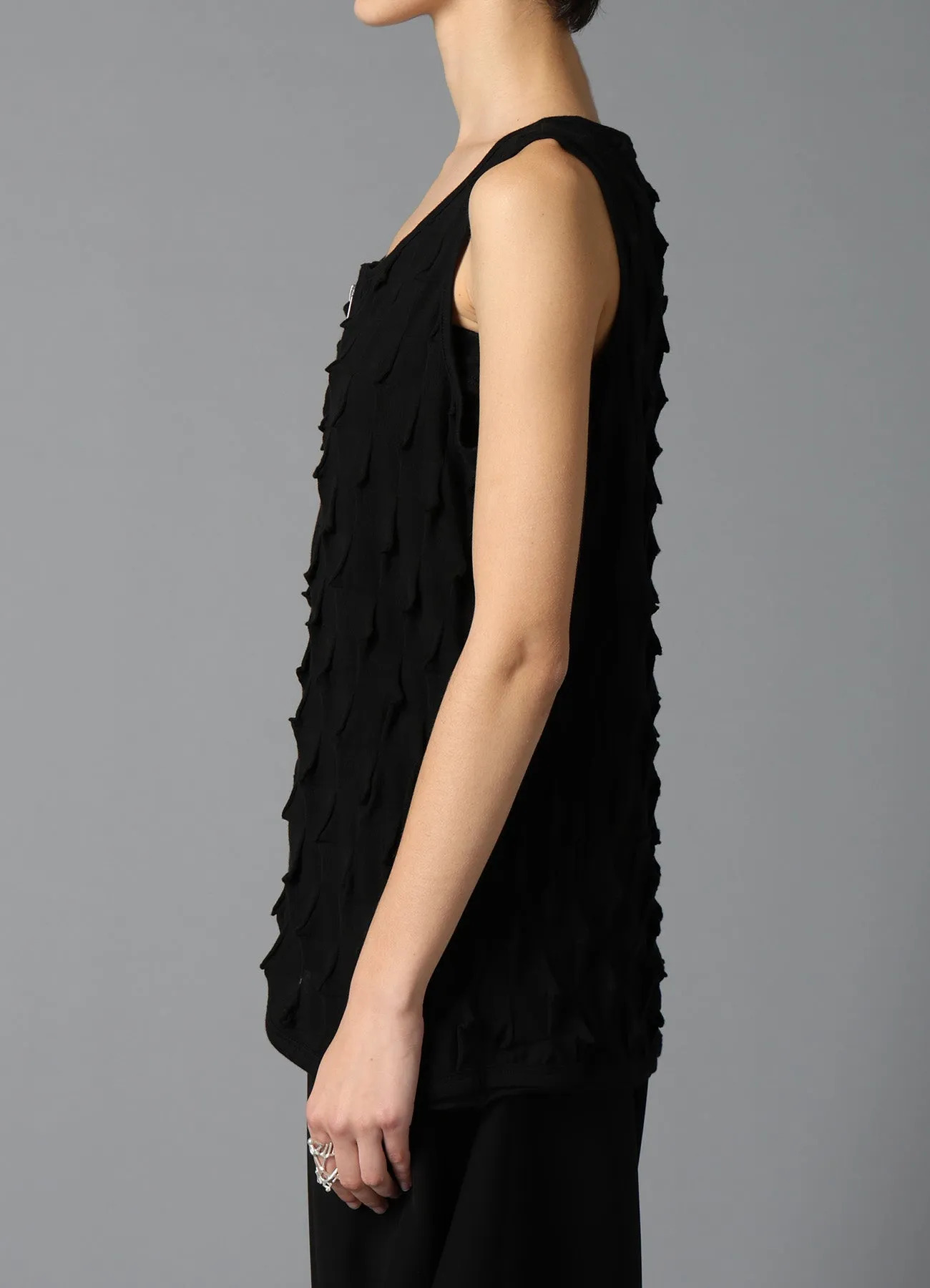 3D LINK STITCH ROUND HEM SLEEVELESS TEE sold by Yohji Yamamoto product image thumbnail 5