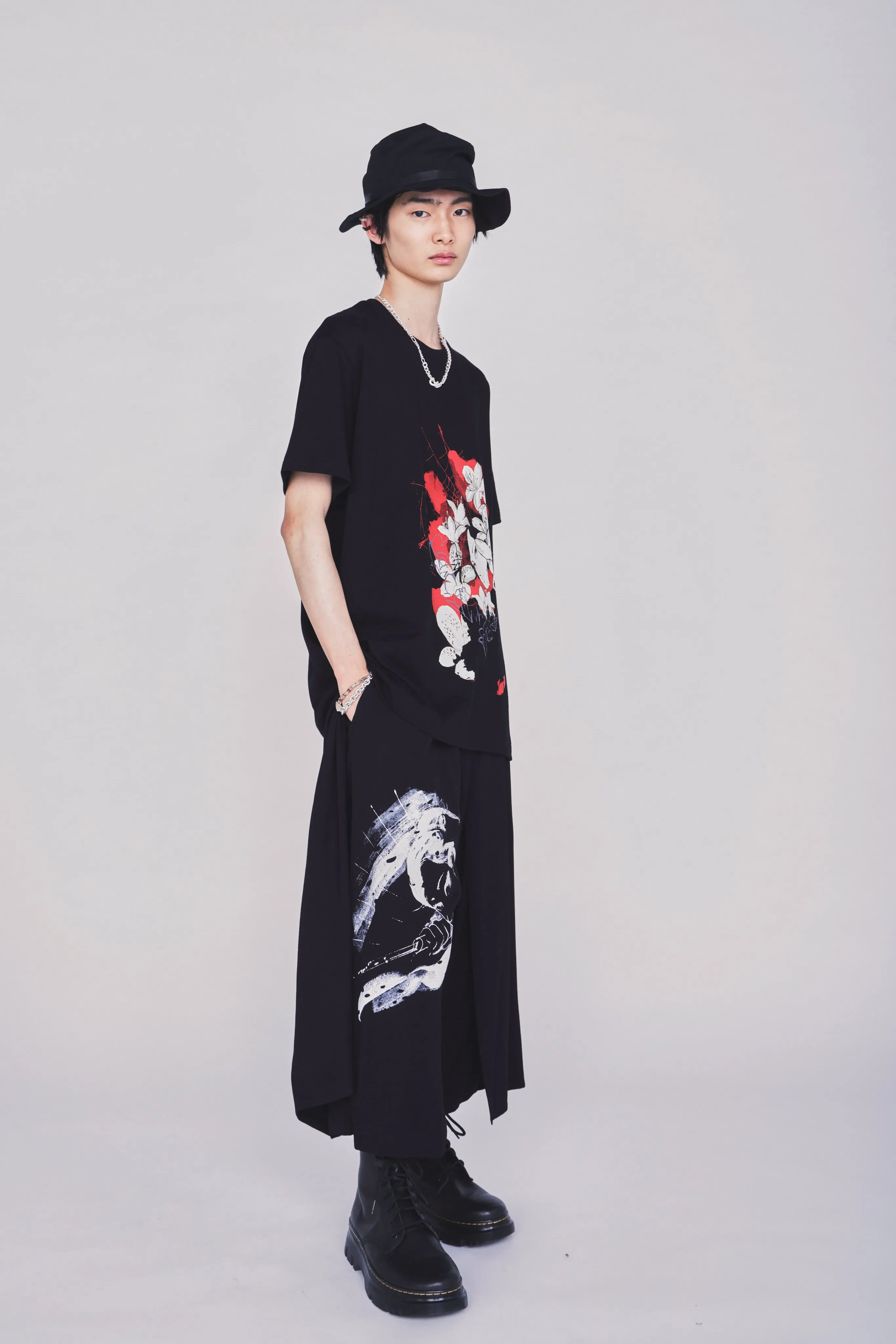 S'YTE X KAZUO KAMIMURA-SEISHUN YOKOCHO PRINT T-SHIRT sold by Yohji Yamamoto product image thumbnail 4