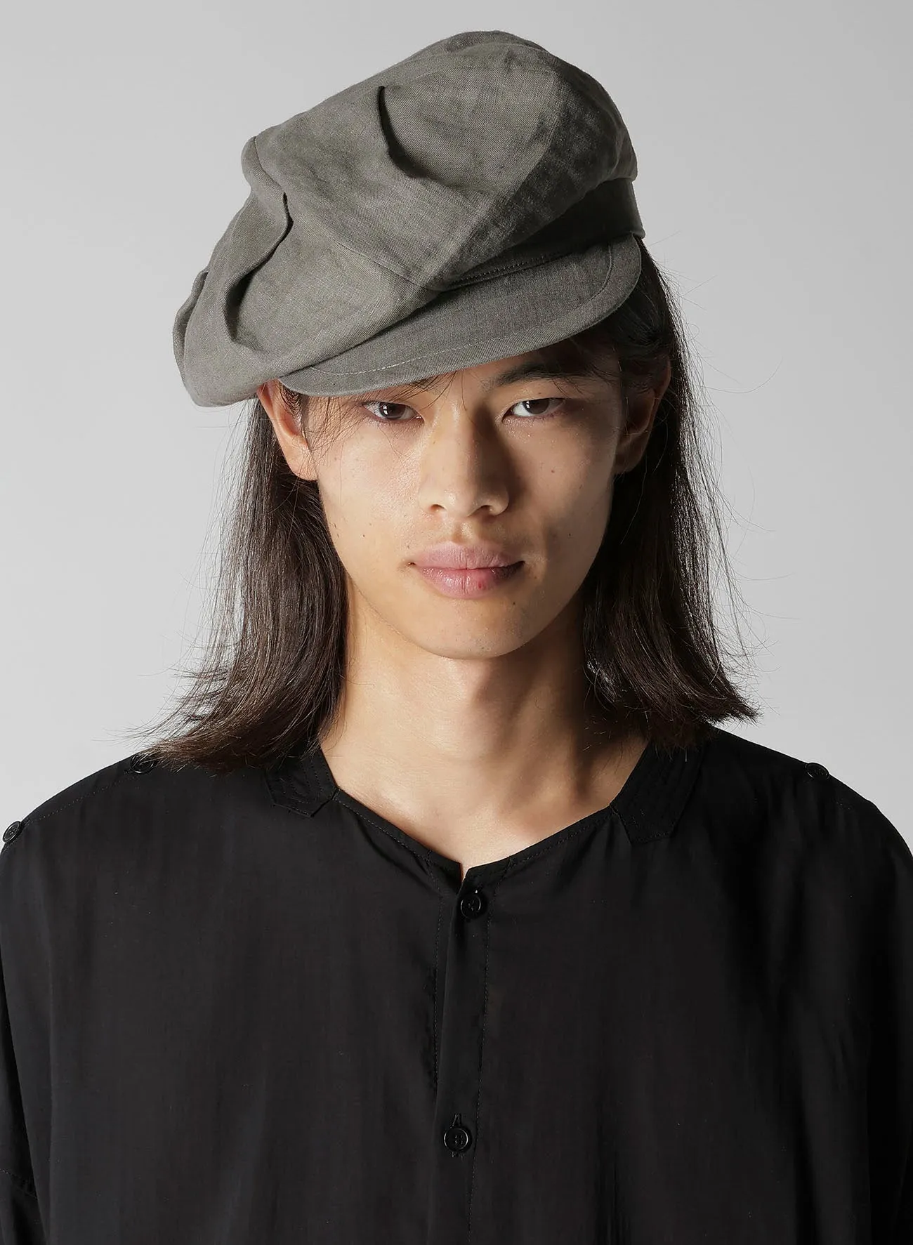 40/1 JP FLAX FLAT TUCK CASQUETTE sold by Yohji Yamamoto product image thumbnail 2