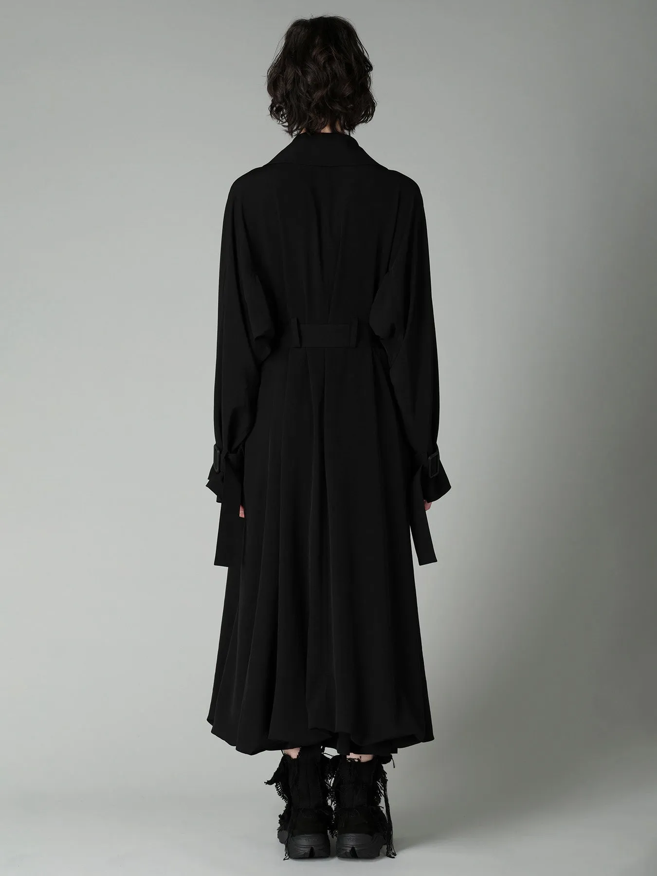 Ta/Pe CREPE DE CHINE SLEEVE GUSSET TRENCH COAT sold by Yohji Yamamoto product image thumbnail 5