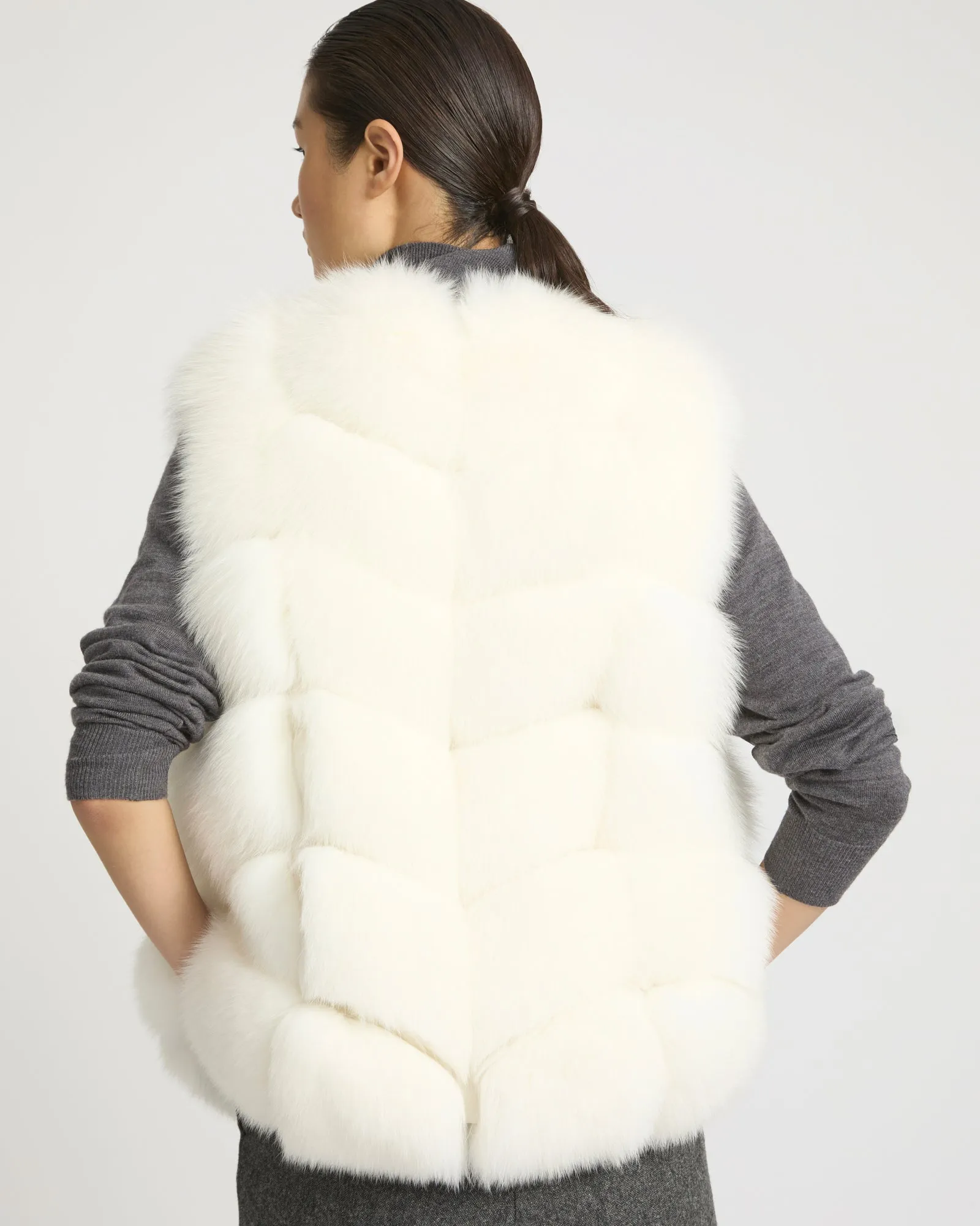 Gilet sans manches en fourrure de renard sold by Yves Salomon product image thumbnail 3