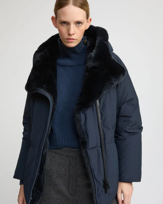 Doudoune courte garniture fourrure de lapin rex sold by Yves Salomon