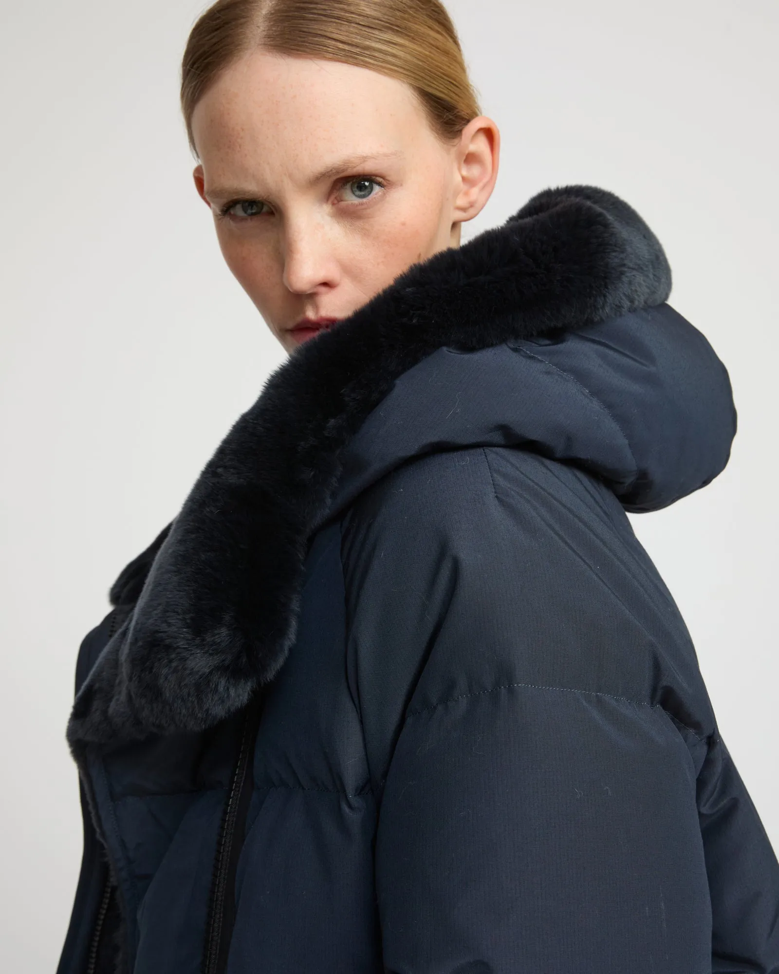 Doudoune courte garniture fourrure de lapin rex sold by Yves Salomon product image thumbnail 4