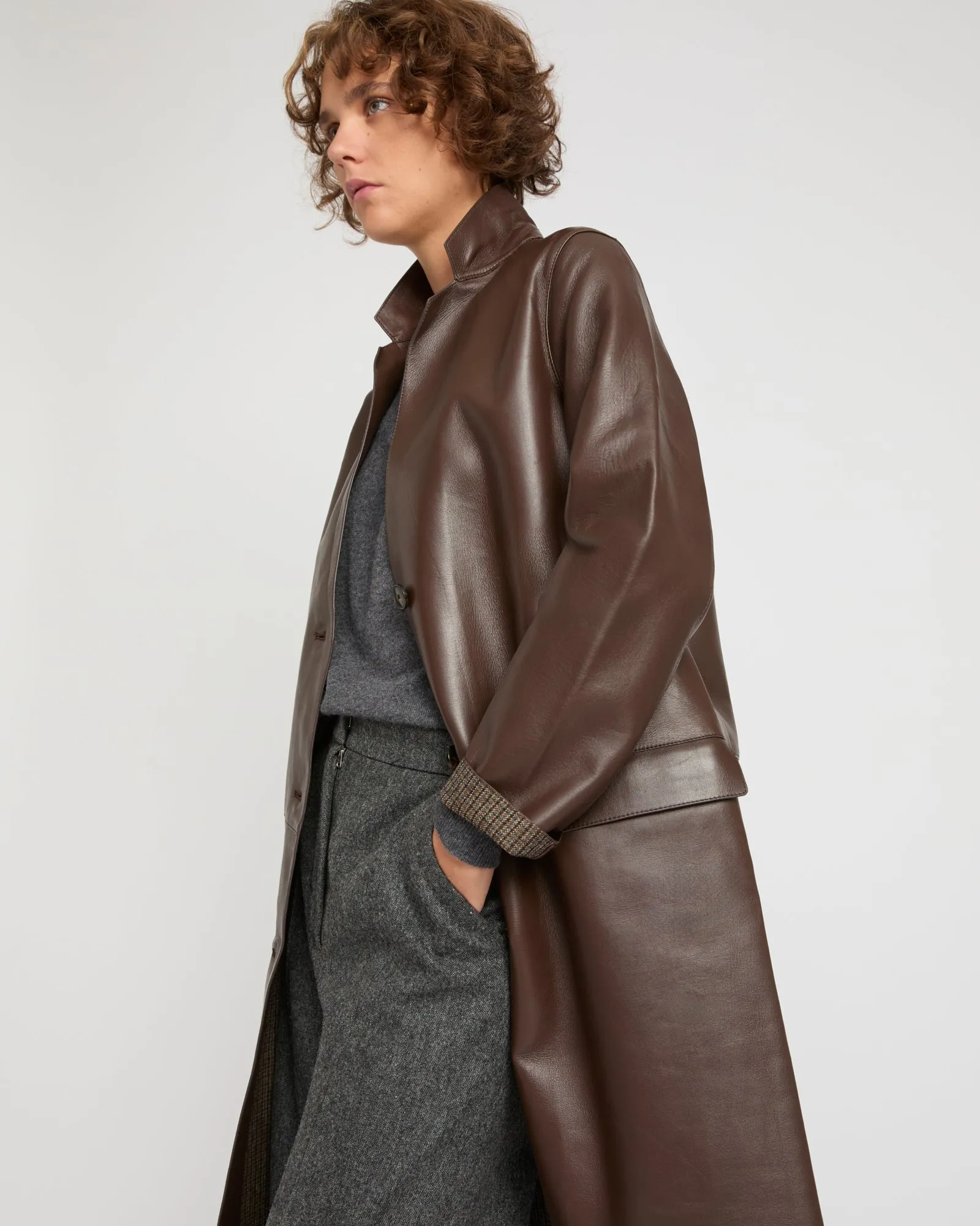 Manteau droit en cuir d'agneau doublé tissu motif pied-de-poule sold by Yves Salomon product image thumbnail 2