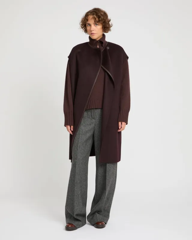 Cape ceinturée en lainage cachemire double face sold by Yves Salomon
