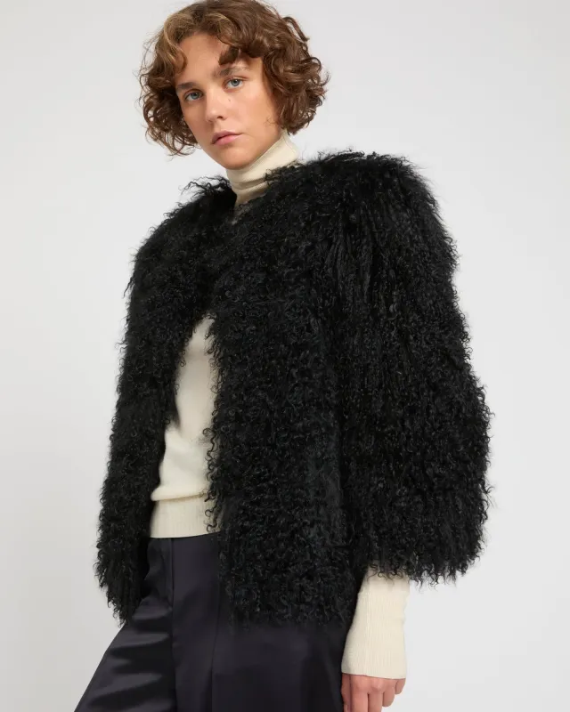 Veste courte en agneau de Mongolie sold by Yves Salomon