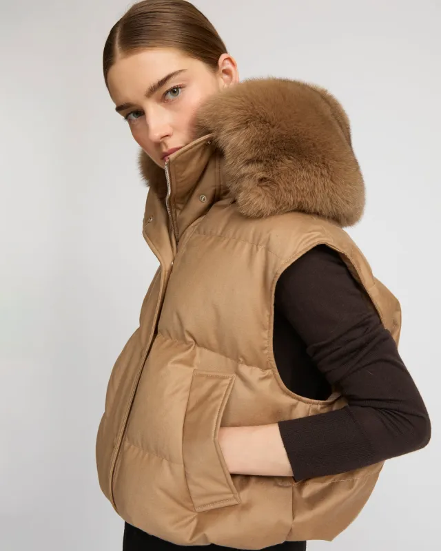 Gilet en flanelle avec col en fourrure de renard made by Yves Salomon