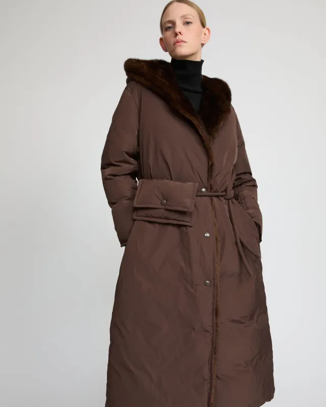 Manteau doudoune longue en tissu technique et fourrure de vison sold by Yves Salomon