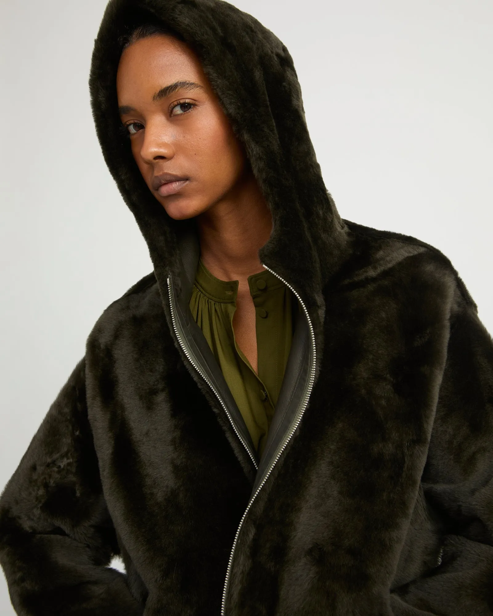 Veste à capuche en peau lainée sold by Yves Salomon product image thumbnail 3