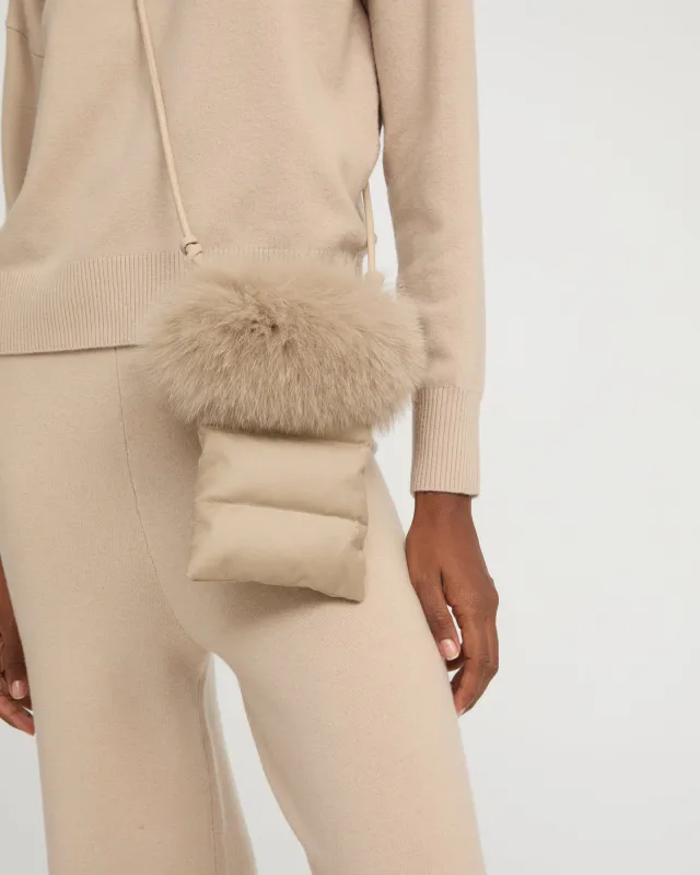 Étui de téléphone en flanelle et bord en fourrure de renard sold by Yves Salomon