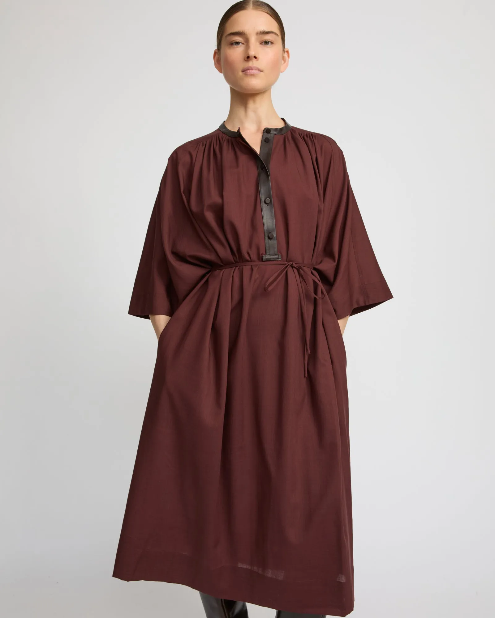 Robe kaftan en voile de laine sold by Yves Salomon product image thumbnail 2