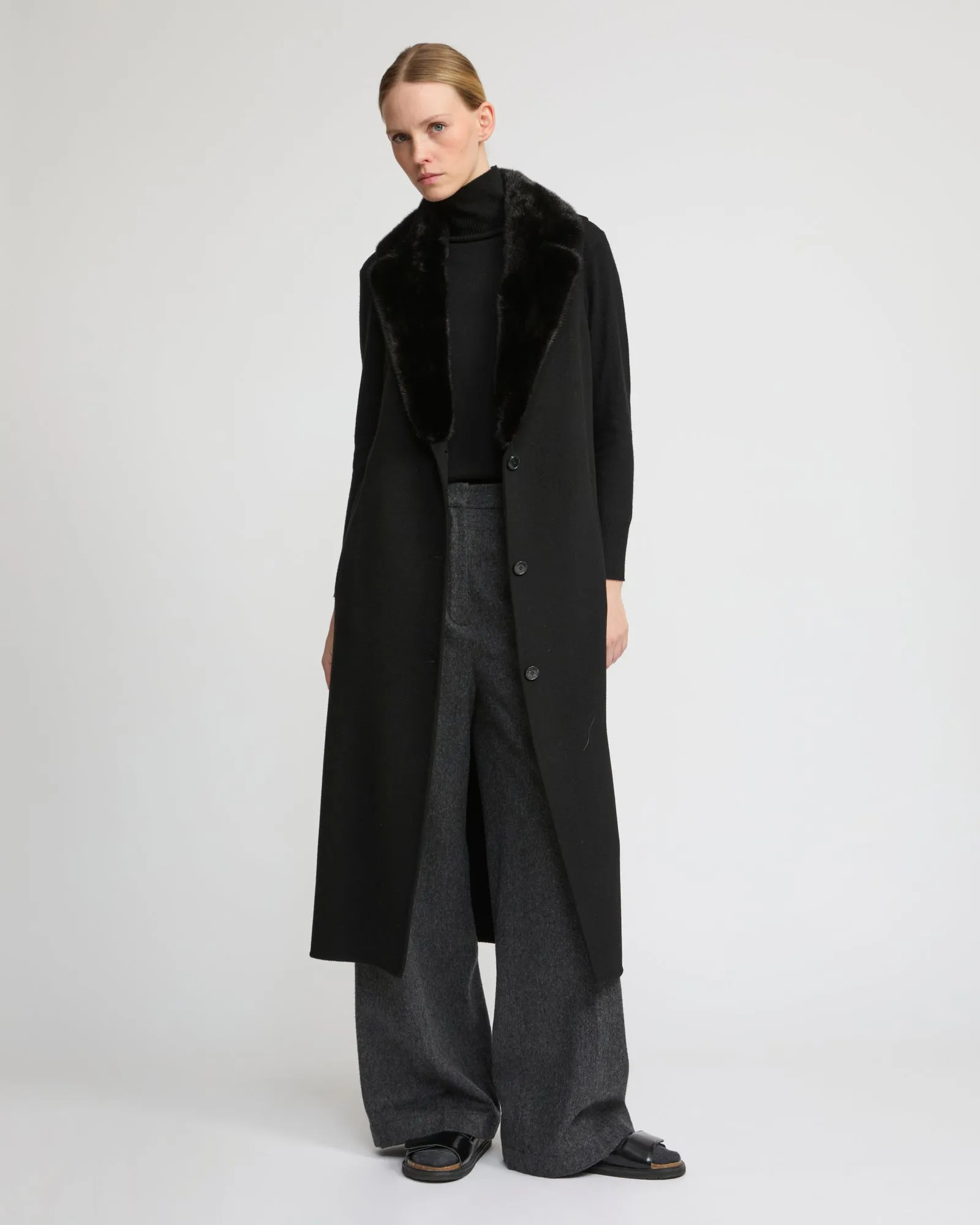 Gilet long en lainage cachemire et col amovible en fourrure de vison sold by Yves Salomon