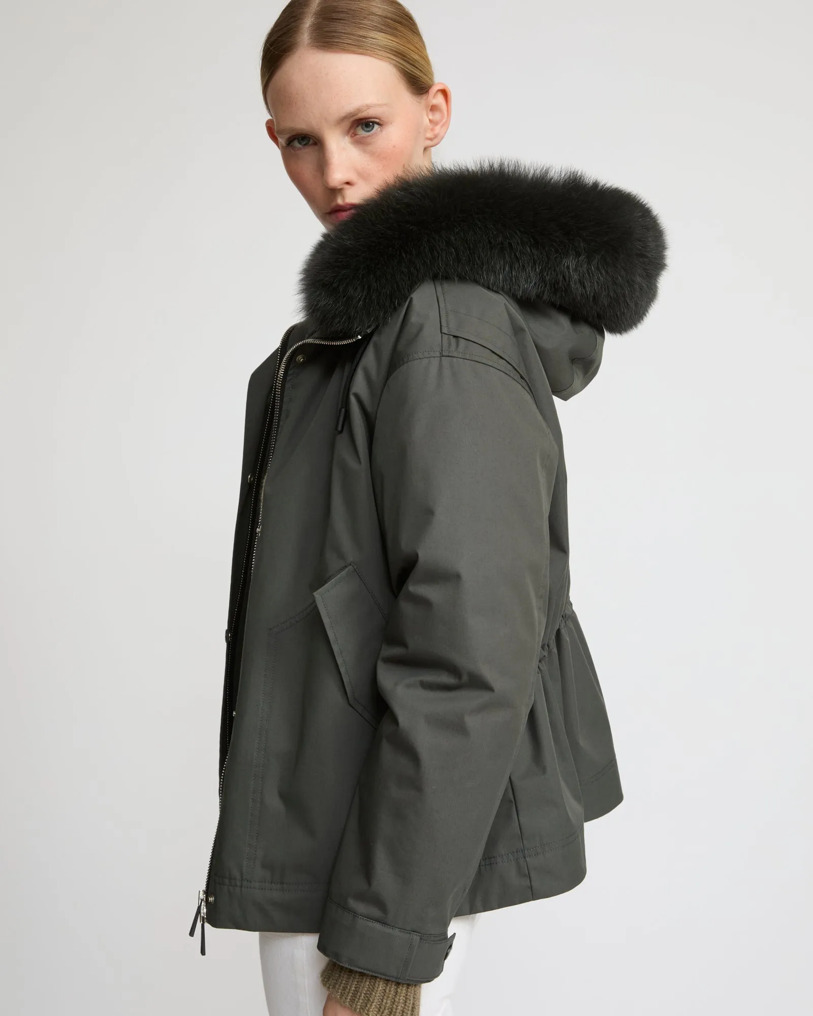 Parka courte en coton imperméable avec fourrure de renard et lapin sold by Yves Salomon product image thumbnail 2