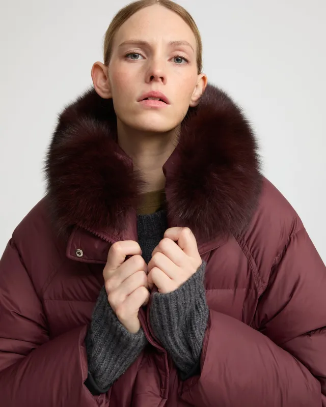 Doudoune longue manches raglan garniture fourrure de renard sold by Yves Salomon