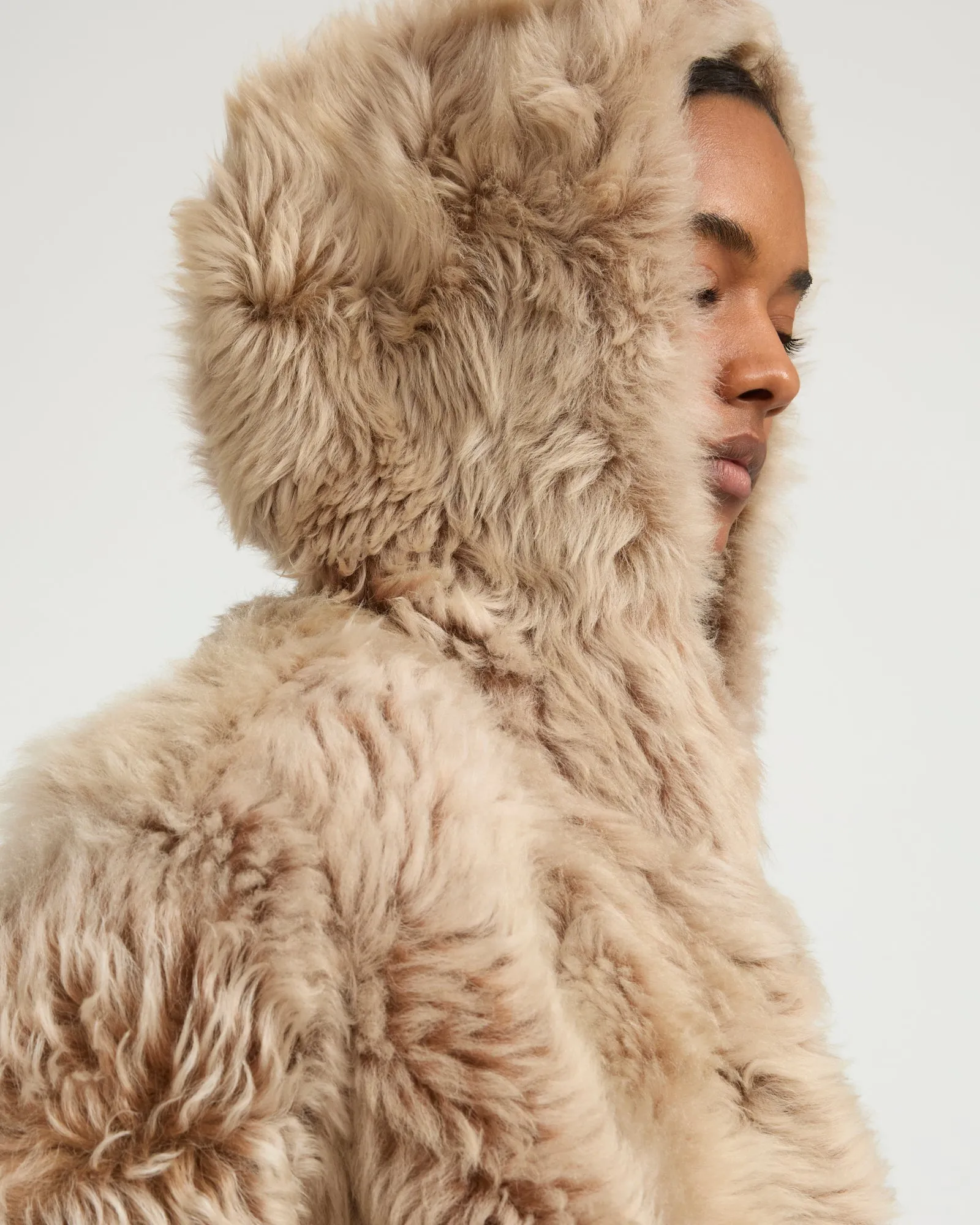 Veste courte à capuche en agneau de Toscane Folk sold by Yves Salomon product image thumbnail 3