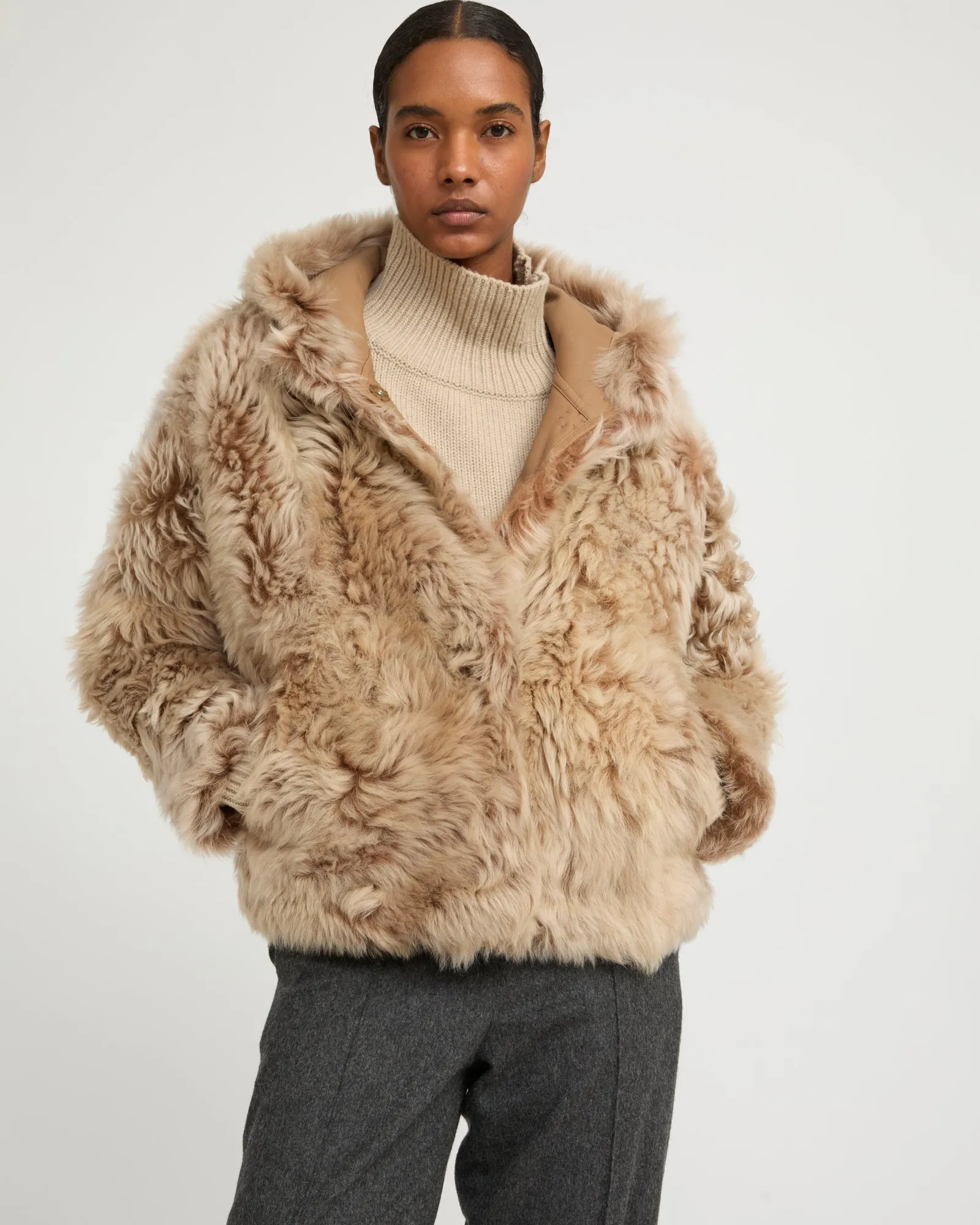 Veste courte à capuche en agneau de Toscane Folk sold by Yves Salomon product image thumbnail 2