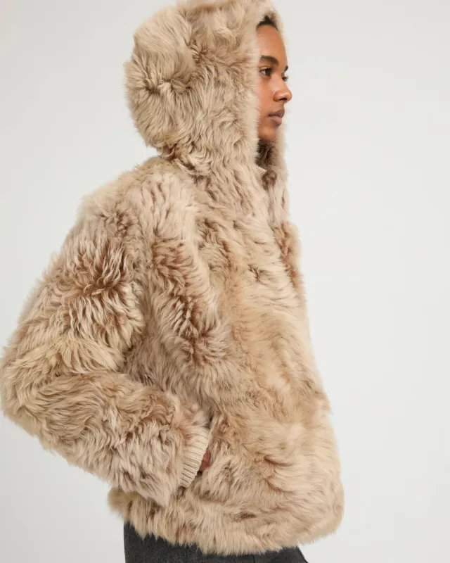 Veste courte à capuche en agneau de Toscane Folk sold by Yves Salomon