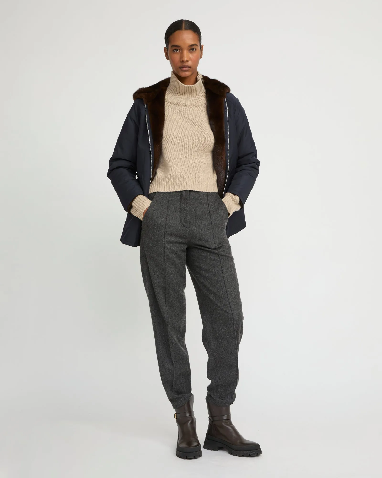 Parka courte en tissu technique réversible déperlant avec fourrure de vison sold by Yves Salomon product image thumbnail 2