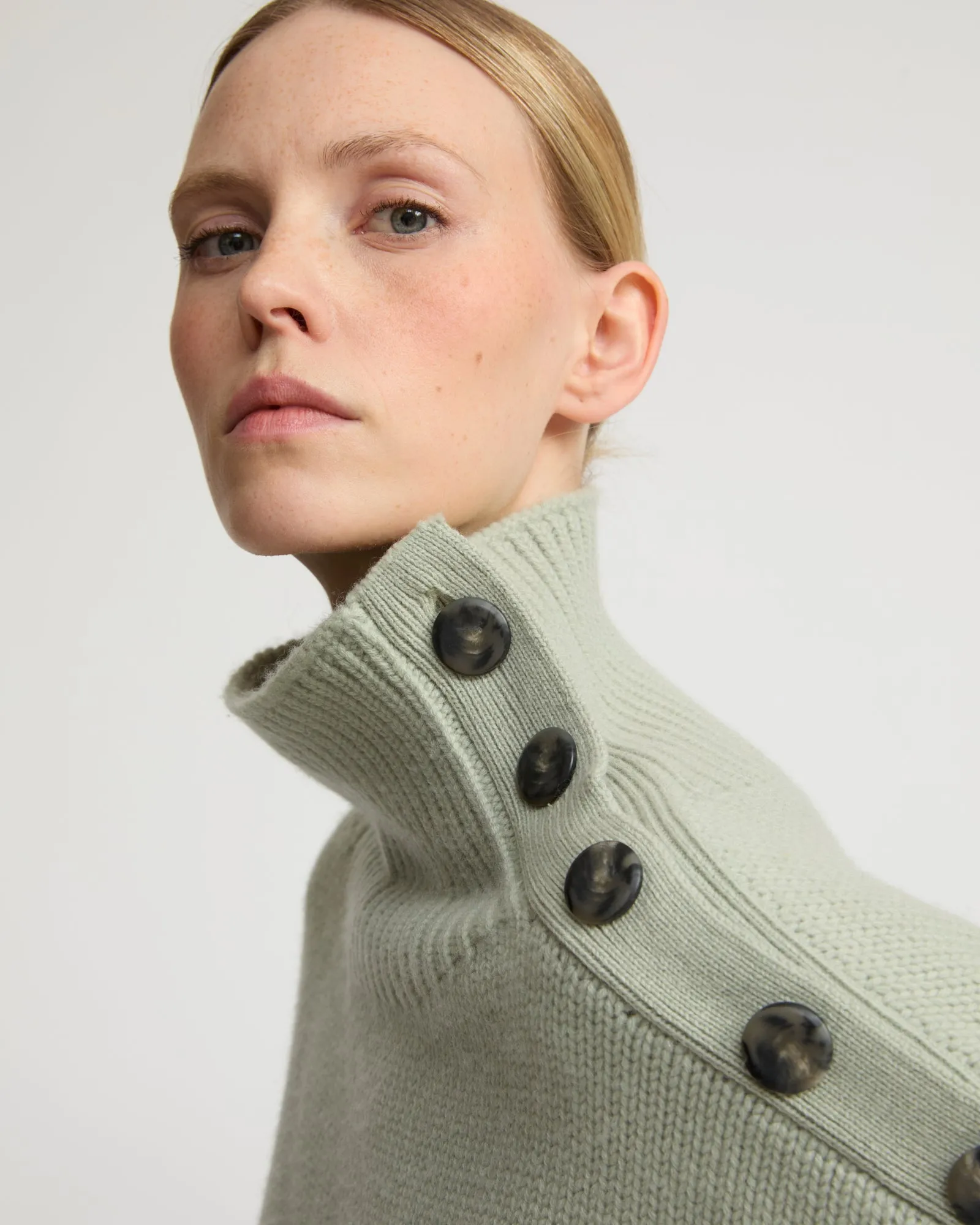 Pull oversize en maille lainage cachemire sold by Yves Salomon product image thumbnail 3