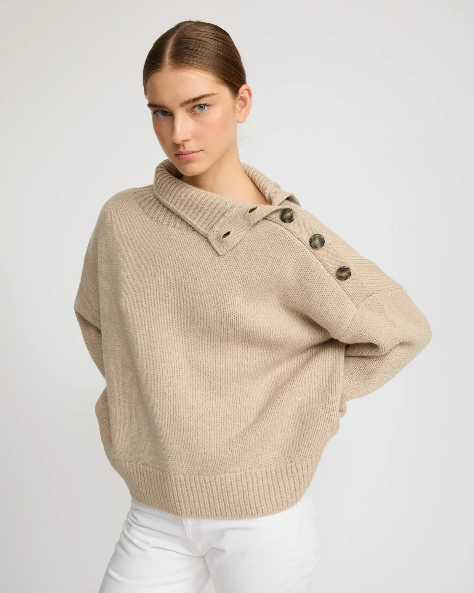 Pull oversize en maille lainage cachemire sold by Yves Salomon