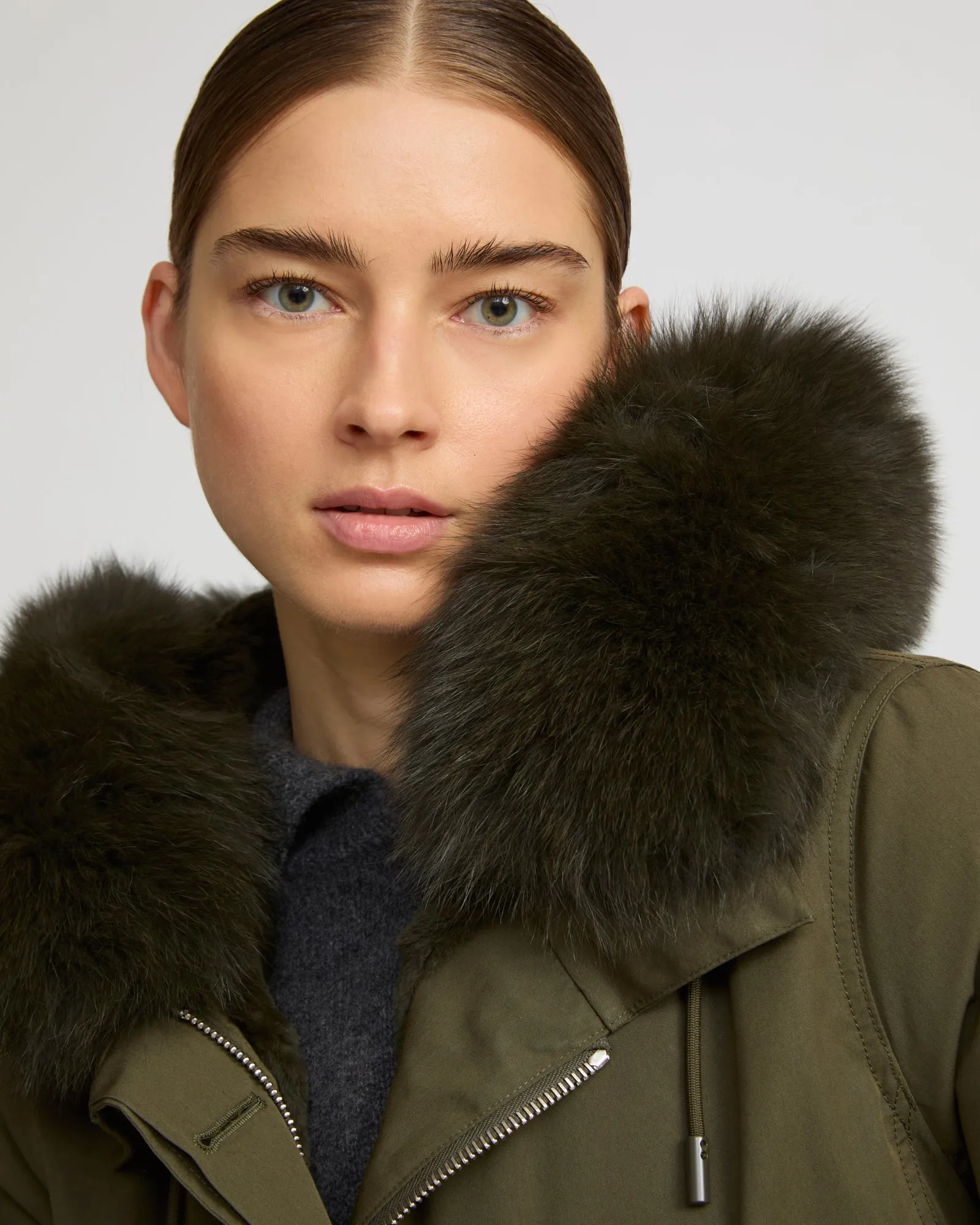 Parka Iconique courte en coton mélangé imperméable avec fourrure de renard et lapin sold by Yves Salomon product image thumbnail 4