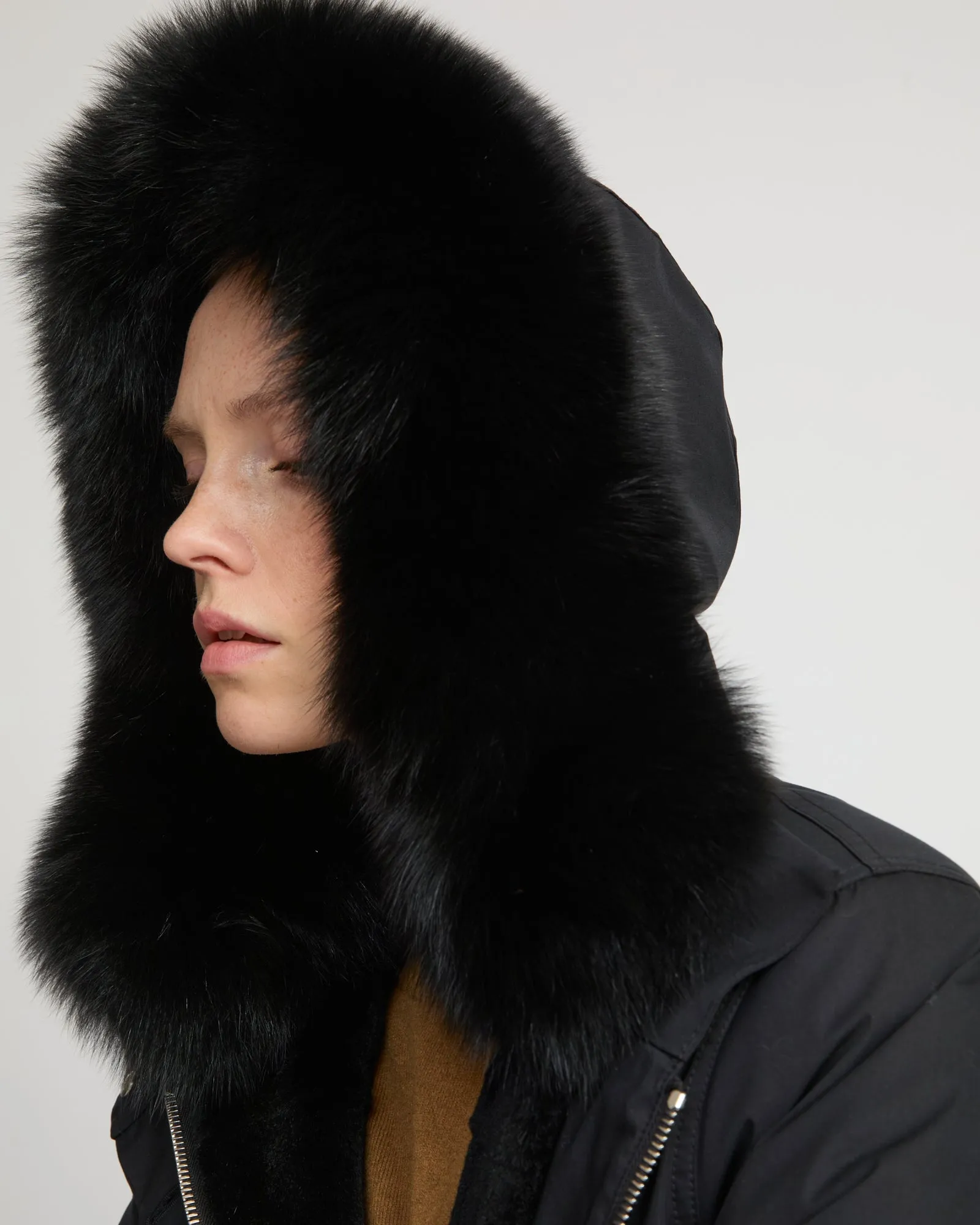 Parka iconique longue en coton mélangé imperméable avec fourrure de renard et lapin sold by Yves Salomon product image thumbnail 3